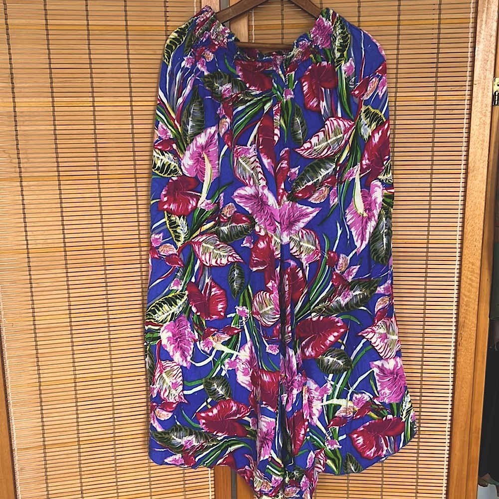 Flowy floral pants with pockets. Looks like a skirt but lets you move like pants
